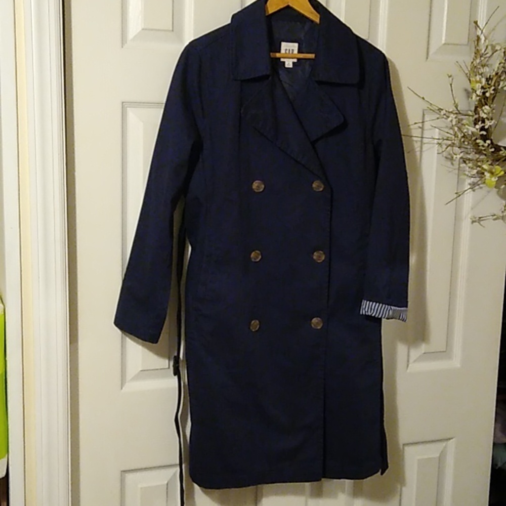 Beautiful 100% cotton trench coat in navy blue